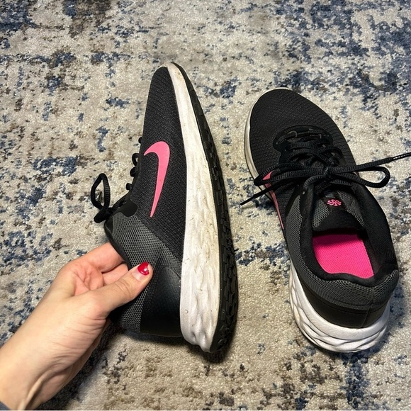 Nike Revolution 6 Black & Pink Running Lace-Up Sneakers Size 9 - Picture 5 of 11
